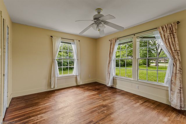 914 Griffith Avenue, Terrell, TX 75160