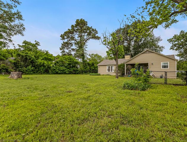 914 Griffith Avenue, Terrell, TX 75160