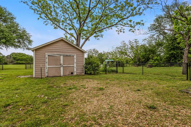 914 Griffith Avenue, Terrell, TX 75160
