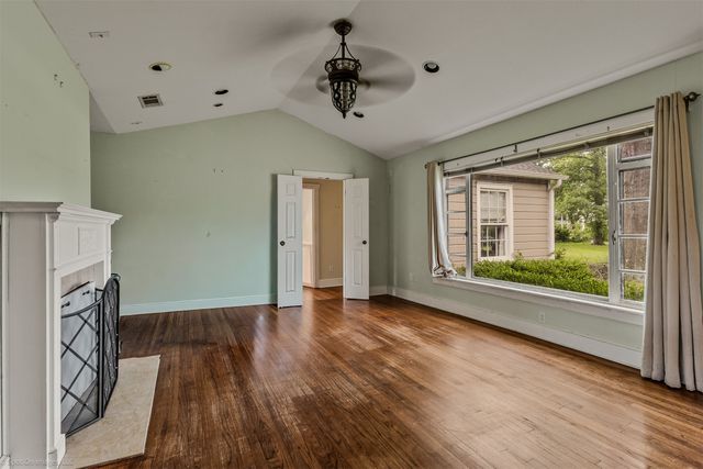 914 Griffith Avenue, Terrell, TX 75160