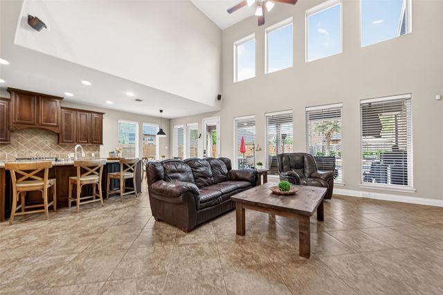 27554 Kingsland Place Lane, Fulshear, TX 77441