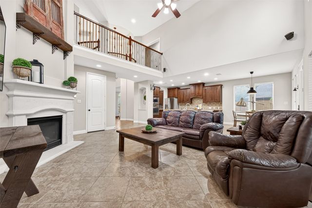 27554 Kingsland Place Lane, Fulshear, TX 77441