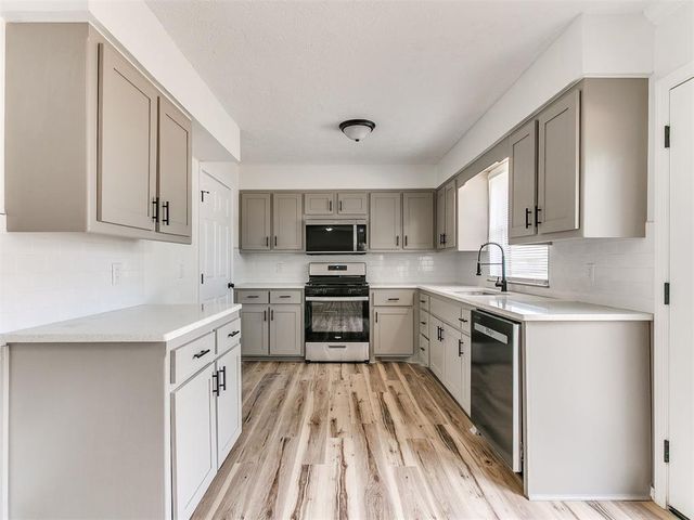 3301 Simmons Drive, Del City, OK 73115