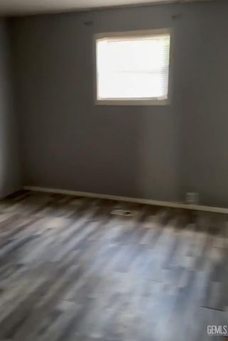 2512 Fairview Road, Bakersfield, CA 93304