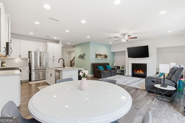 325 Hayden Circle, Woodstock, GA 30189