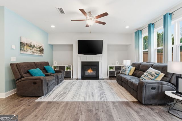 325 Hayden Circle, Woodstock, GA 30189