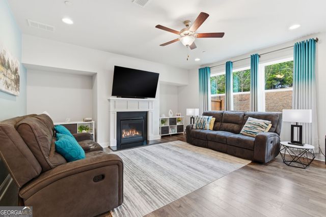 325 Hayden Circle, Woodstock, GA 30189