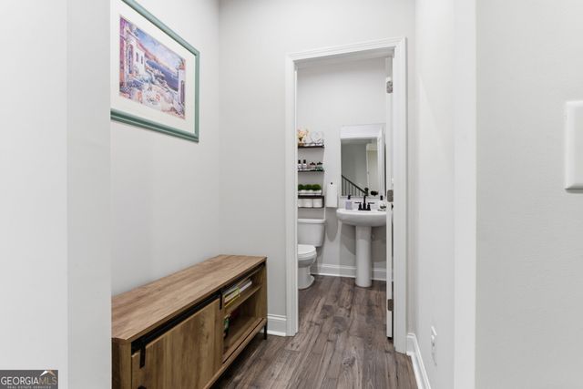 325 Hayden Circle, Woodstock, GA 30189