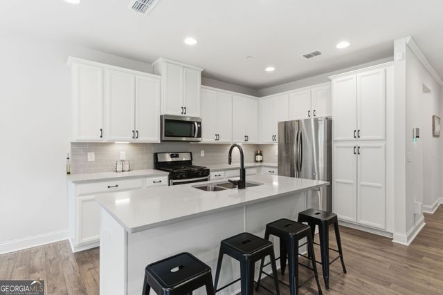 325 Hayden Circle, Woodstock, GA 30189