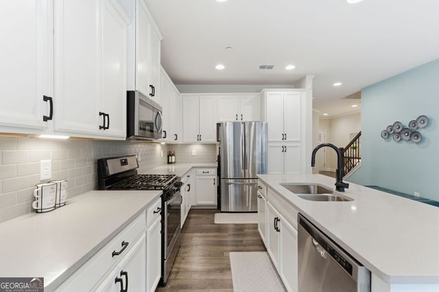 325 Hayden Circle, Woodstock, GA 30189