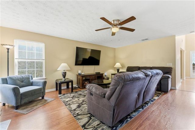 3561 Coveside Court, Loganville, GA 30052