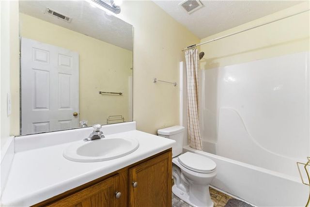 3561 Coveside Court, Loganville, GA 30052