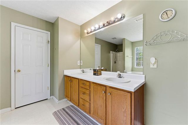 3561 Coveside Court, Loganville, GA 30052