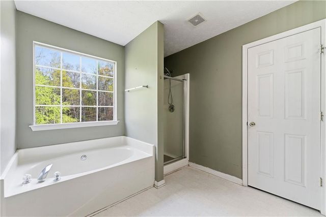 3561 Coveside Court, Loganville, GA 30052