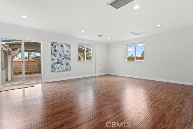 9617 Cedros, Panorama City (los Angeles), CA 91402