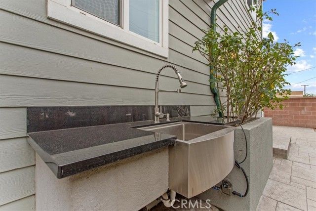 9617 Cedros, Panorama City (los Angeles), CA 91402