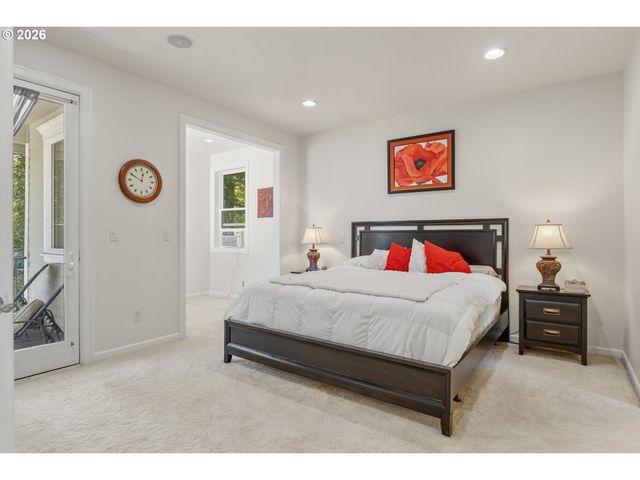 3109 Sw COLLINS Ct, Portland, OR 97219