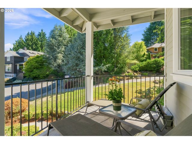 3109 Sw COLLINS Ct, Portland, OR 97219