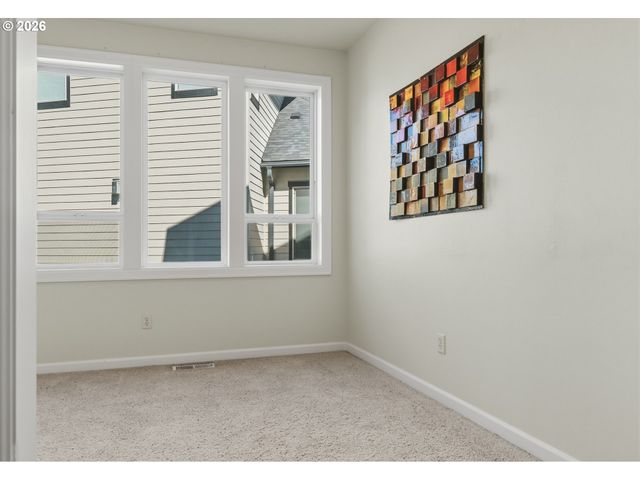 3109 Sw COLLINS Ct, Portland, OR 97219