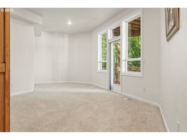 3109 Sw COLLINS Ct, Portland, OR 97219