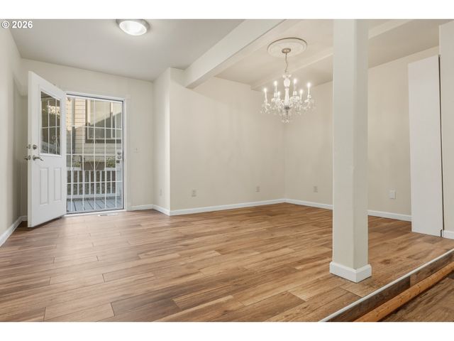 3109 Sw COLLINS Ct, Portland, OR 97219
