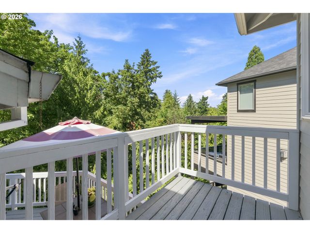 3109 Sw COLLINS Ct, Portland, OR 97219