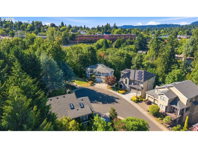 3109 Sw COLLINS Ct, Portland, OR 97219