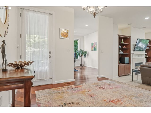 3109 Sw COLLINS Ct, Portland, OR 97219