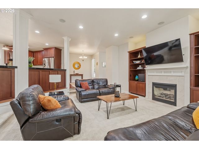 3109 Sw COLLINS Ct, Portland, OR 97219