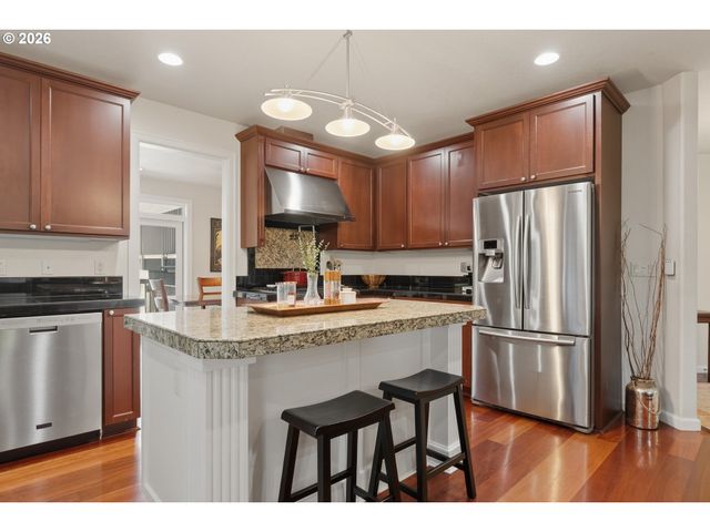 3109 Sw COLLINS Ct, Portland, OR 97219