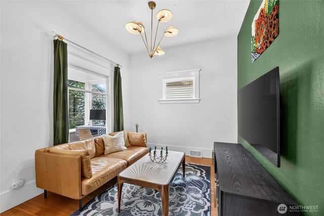 4218 26th Avenue SW, Seattle, WA 98106