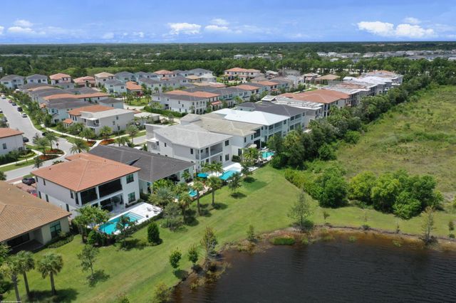 13424 Machiavelli Way, Palm Beach Gardens, FL 33418