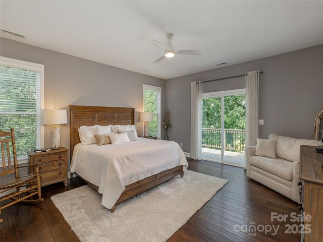 138 Lindsley Court, Hendersonville, NC 28792