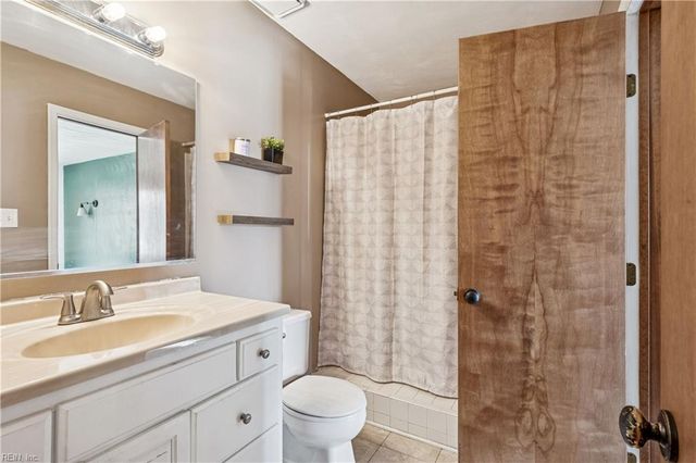 225 Bridgewater DR, Newport News, VA 23603