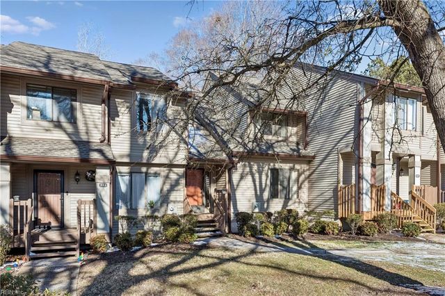 225 Bridgewater DR, Newport News, VA 23603