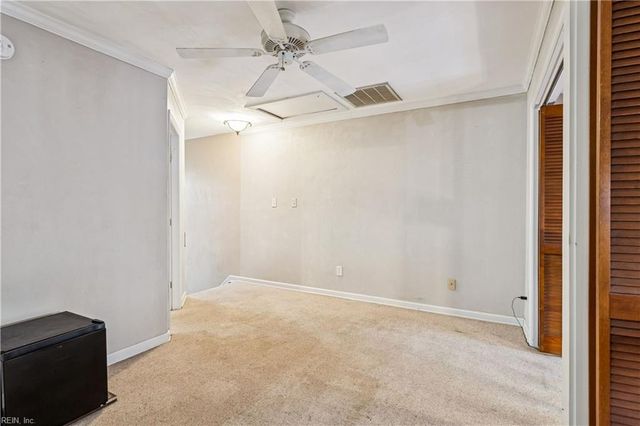 225 Bridgewater DR, Newport News, VA 23603