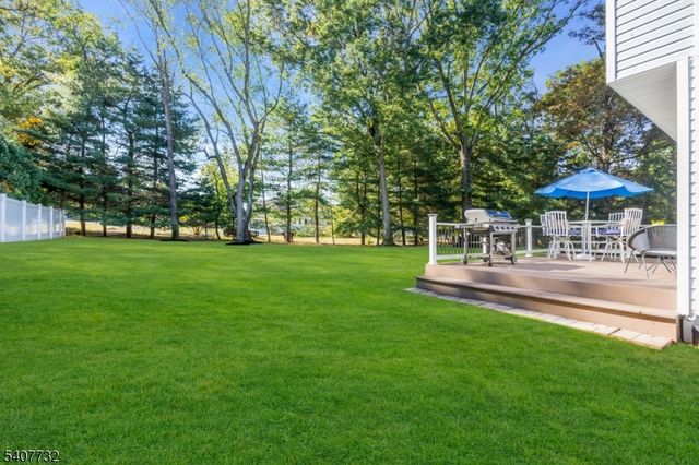 4 Erin Ct, Bridgewater Twp., NJ 08807