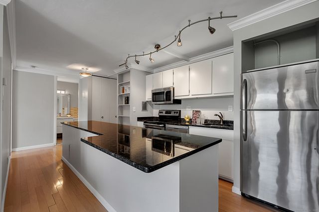 1 Gold Street APT 9D, Hartford, CT 06103