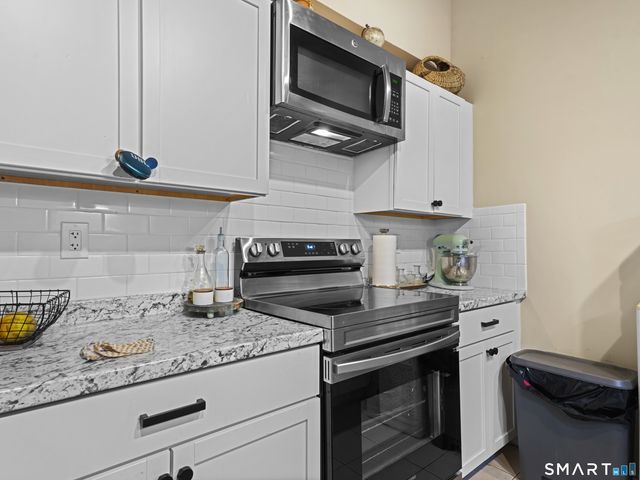 132 Bennett Street 302, Bridgeport, CT 06605