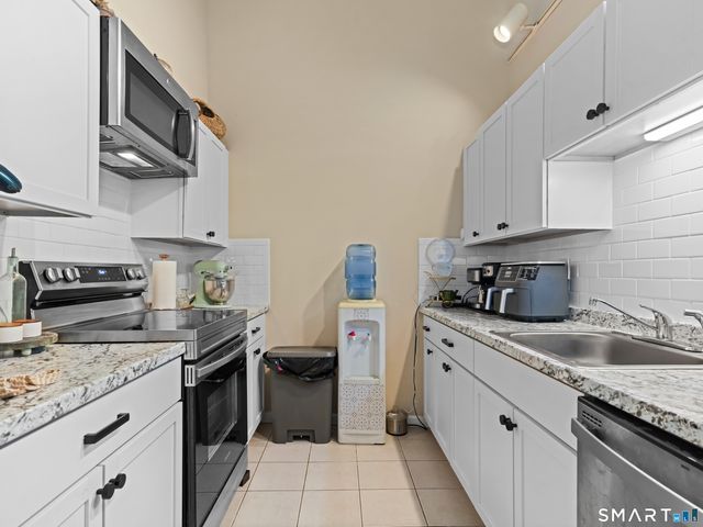 132 Bennett Street 302, Bridgeport, CT 06605