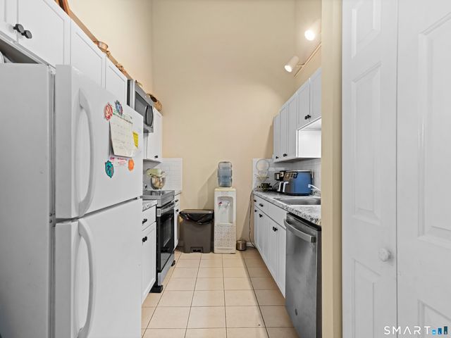 132 Bennett Street 302, Bridgeport, CT 06605