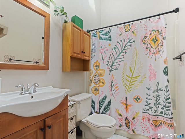 132 Bennett Street 302, Bridgeport, CT 06605