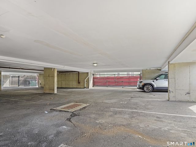 132 Bennett Street 302, Bridgeport, CT 06605