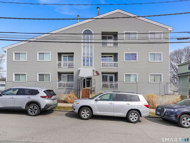 132 Bennett Street 302, Bridgeport, CT 06605