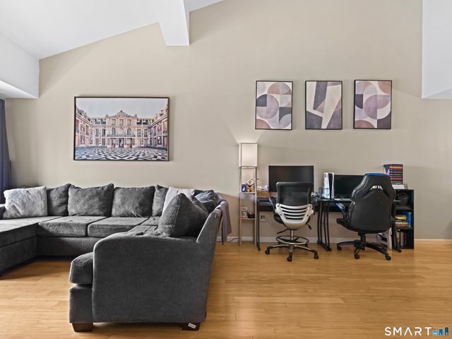 132 Bennett Street 302, Bridgeport, CT 06605