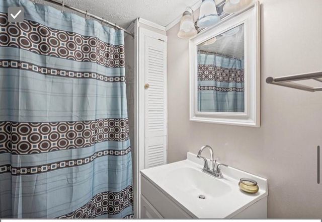 14075 1st Avenue, Bayou La Batre, AL 36509