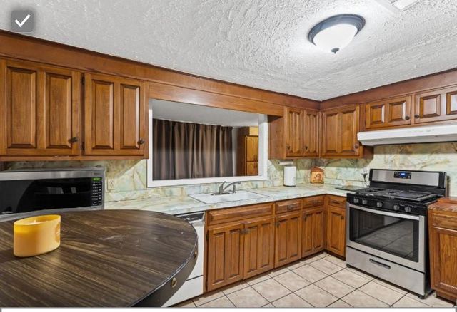 14075 1st Avenue, Bayou La Batre, AL 36509