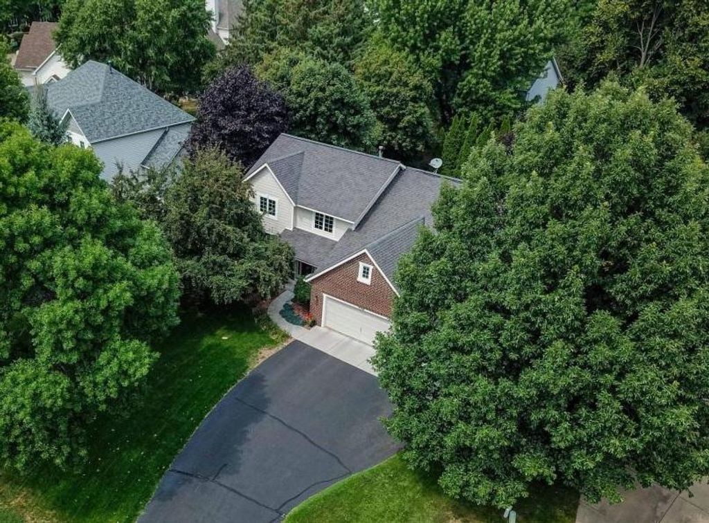 8769 Jewel Avenue S, Cottage Grove, MN 55016 — exterior