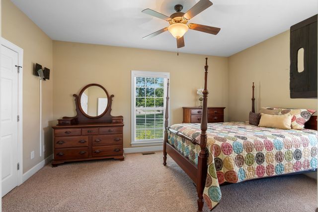 69 Deer Run Rd, Cross Plains, TN 37049
