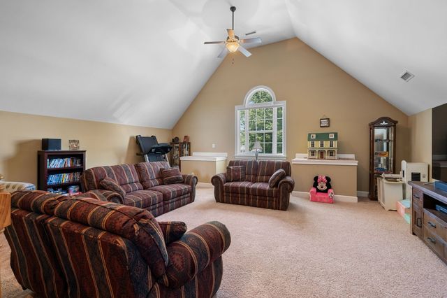 69 Deer Run Rd, Cross Plains, TN 37049